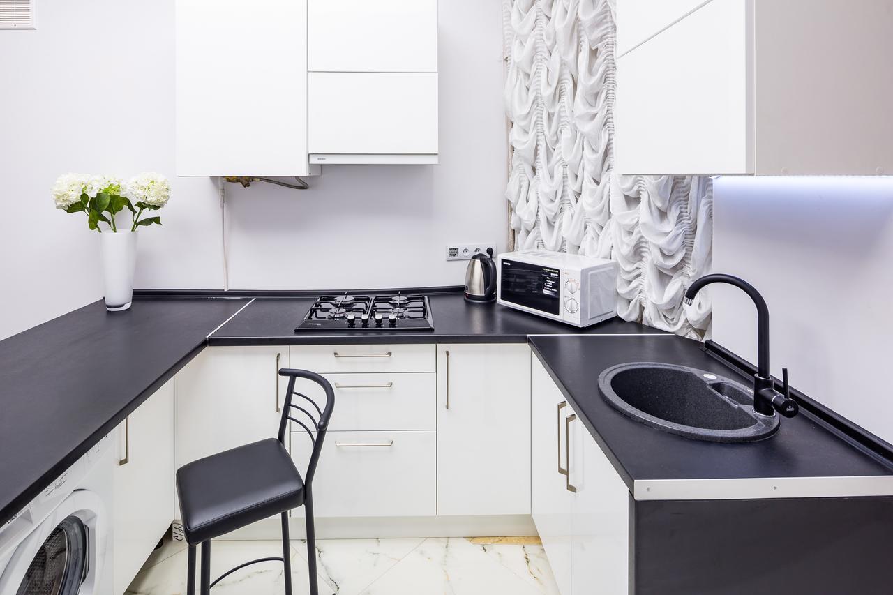 Designer Apartment Зі Світлом! Lviv Kültér fotó