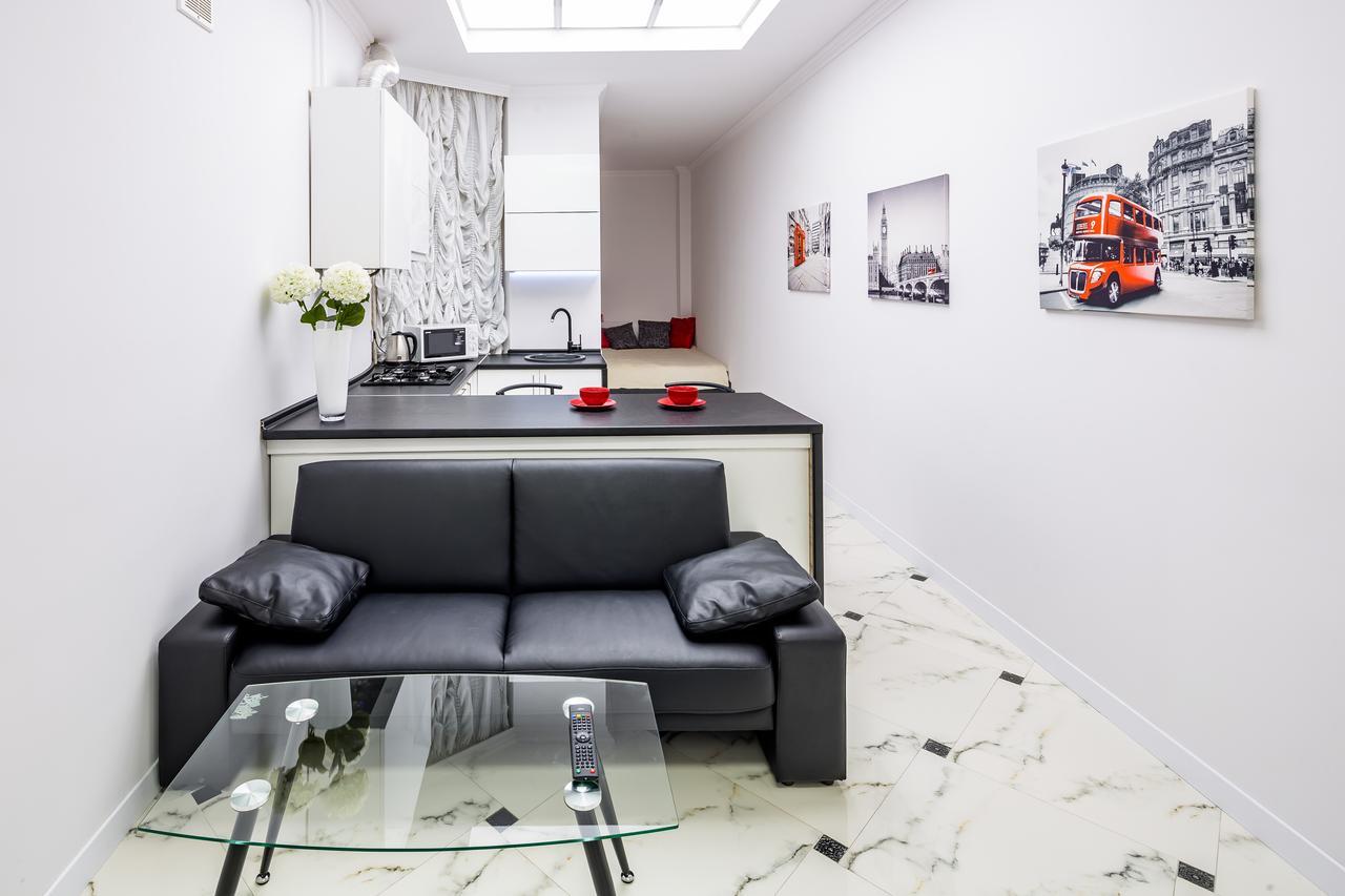 Designer Apartment Зі Світлом! Lviv Kültér fotó